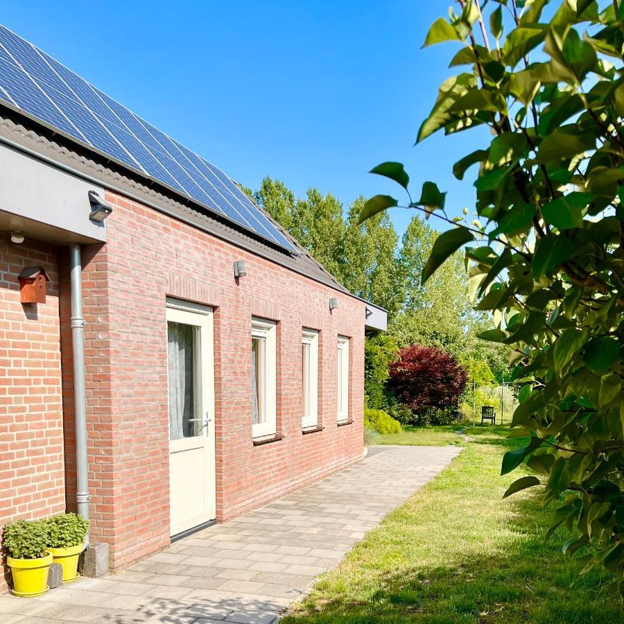 Rooi Bij De Knoptoren B&B Sint-Oedenrode Eksteriør bilde